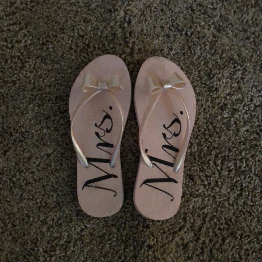 Size 6.5 Flip Flops